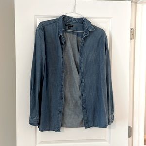 Banana Republic tailored slim fit jean button down shirt L